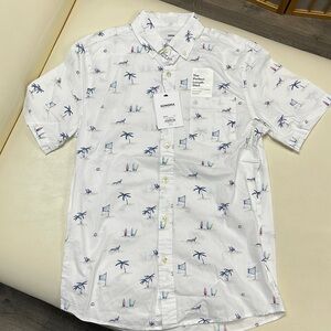 Sonoma beach scenes button down size small
